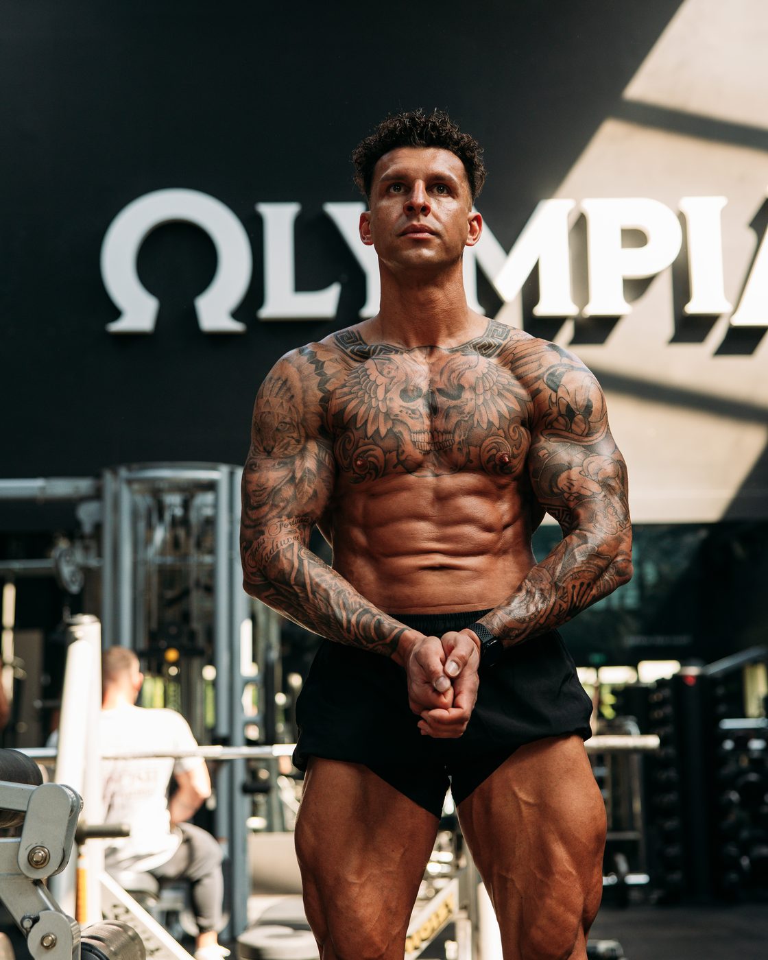 Rik Peels voor het Olympia-bord in de sportschool in Eindhoven
